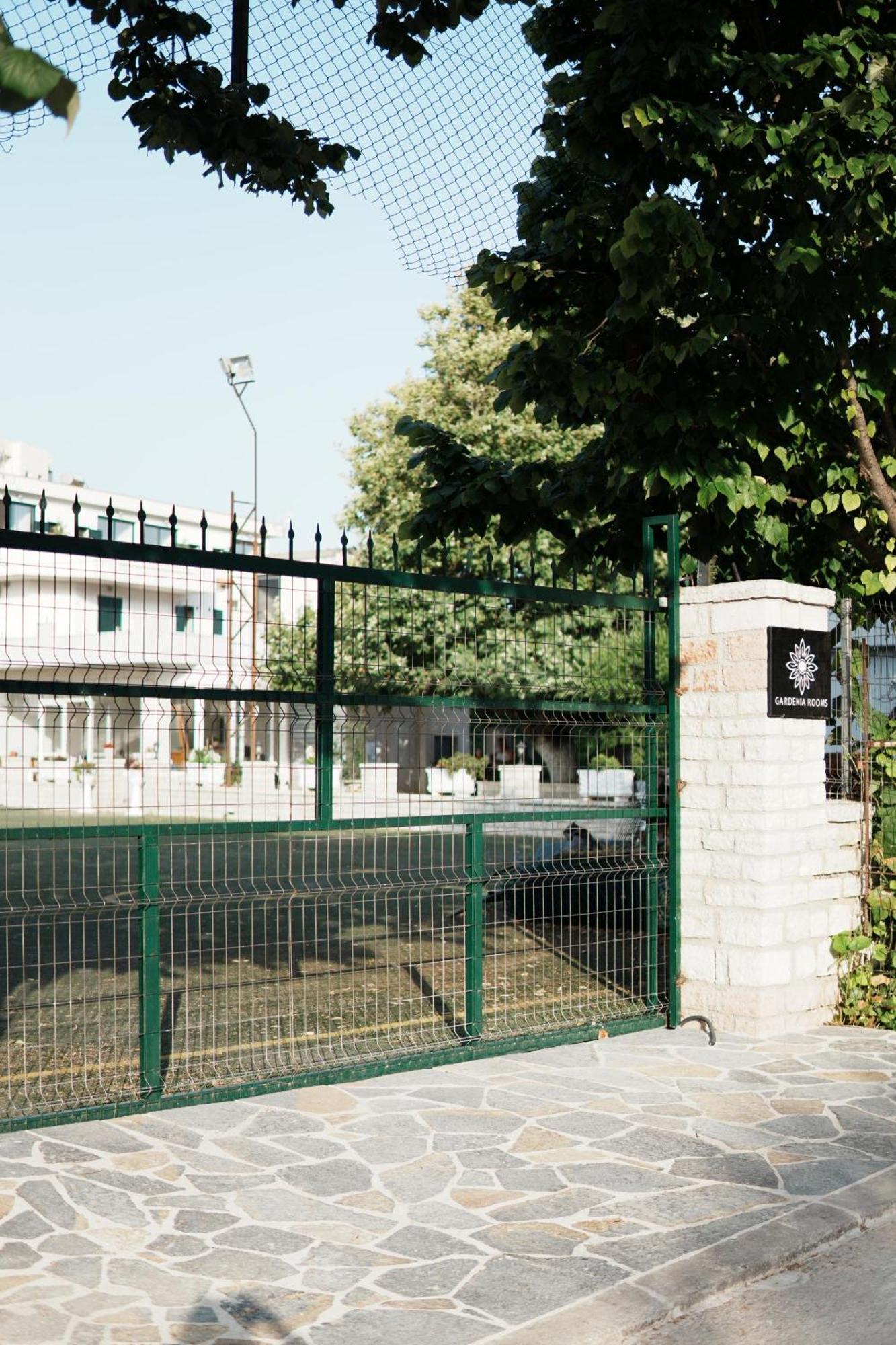 Gardenia Rooms Sarande Bagian luar foto